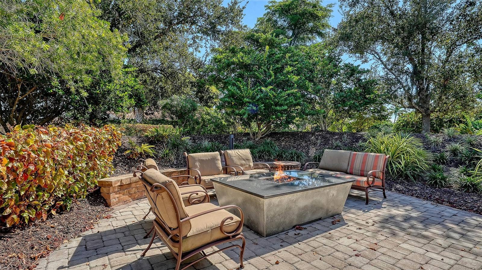 5572 SENTIERO DRIVE, Nokomis, FL 34275 5572 SENTIERO DRIVE, Nokomis, FL 34275