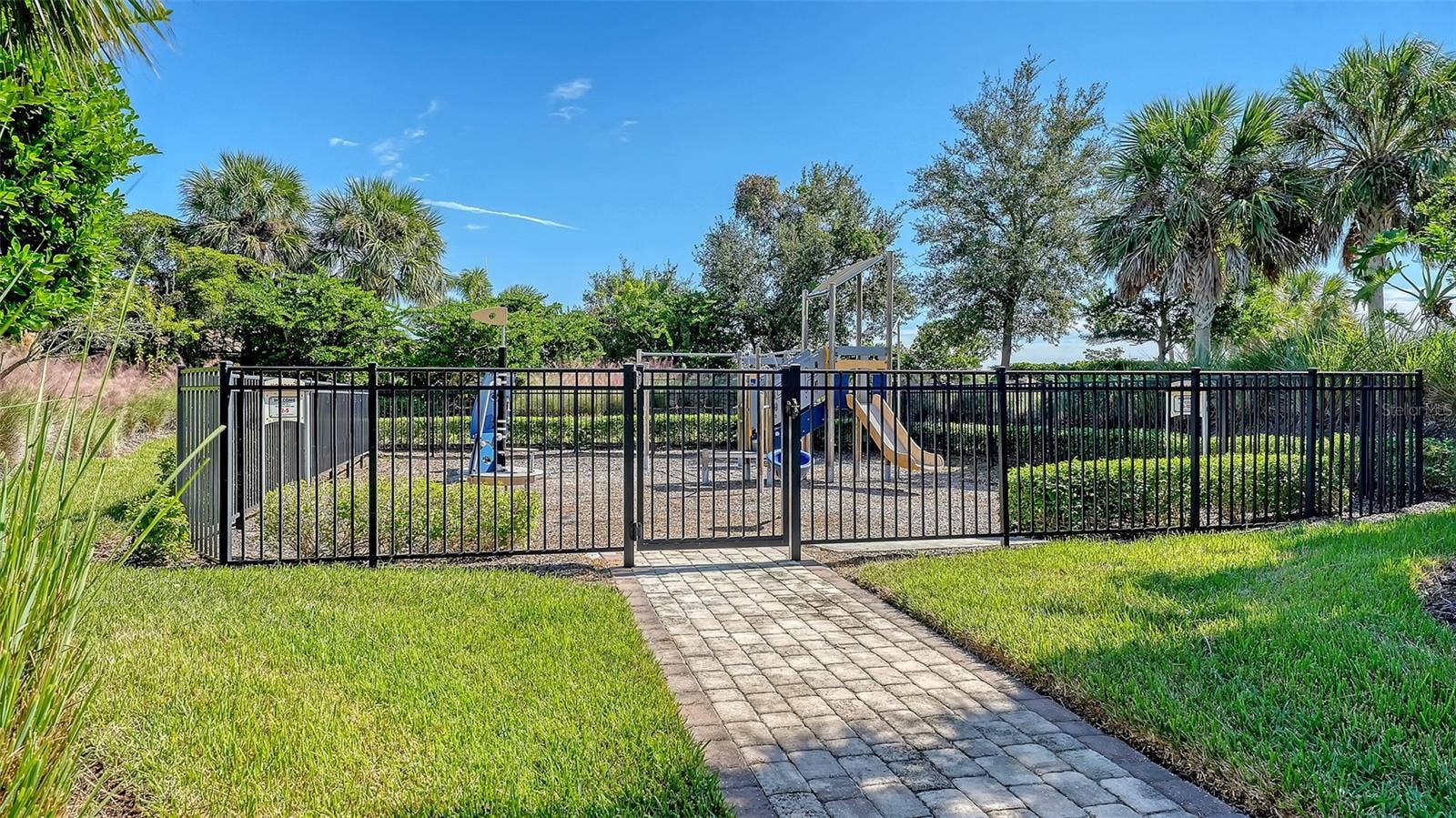 5572 SENTIERO DRIVE, Nokomis, FL 34275 5572 SENTIERO DRIVE, Nokomis, FL 34275