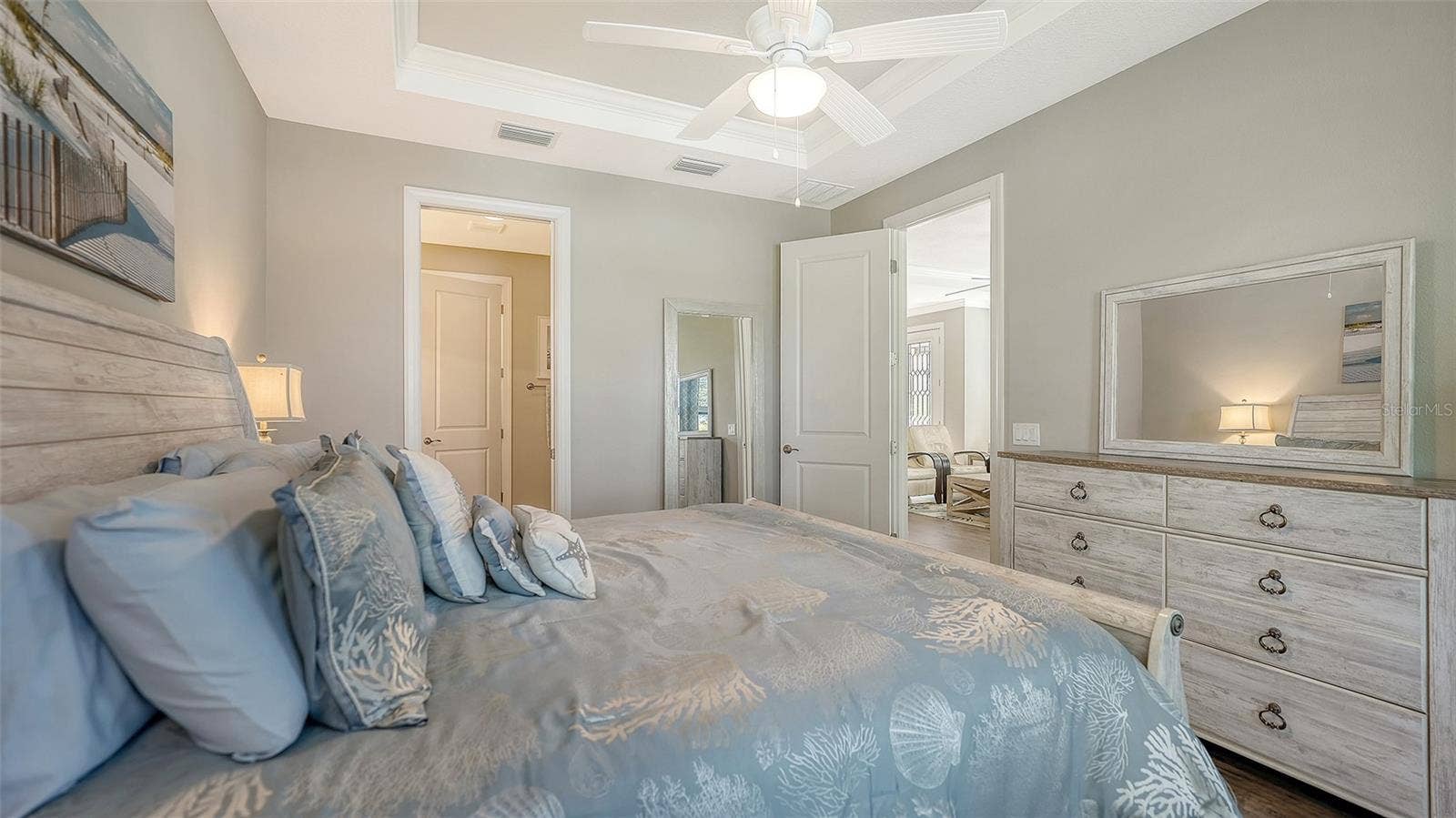 5572 SENTIERO DRIVE, Nokomis, FL 34275 5572 SENTIERO DRIVE, Nokomis, FL 34275