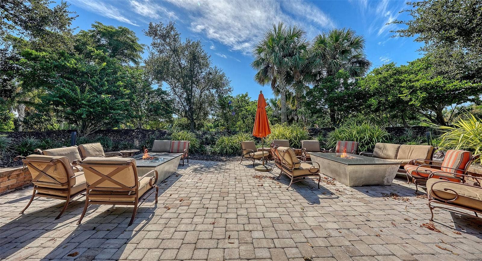 5572 SENTIERO DRIVE, Nokomis, FL 34275 5572 SENTIERO DRIVE, Nokomis, FL 34275