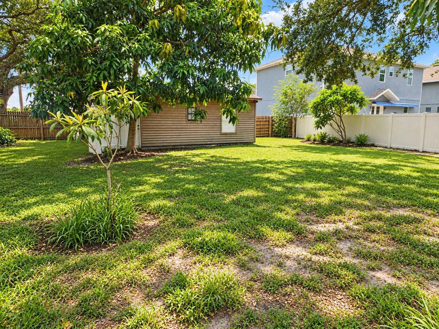 3707 W BAY AVENUE, Tampa, FL 33611 Back of house
