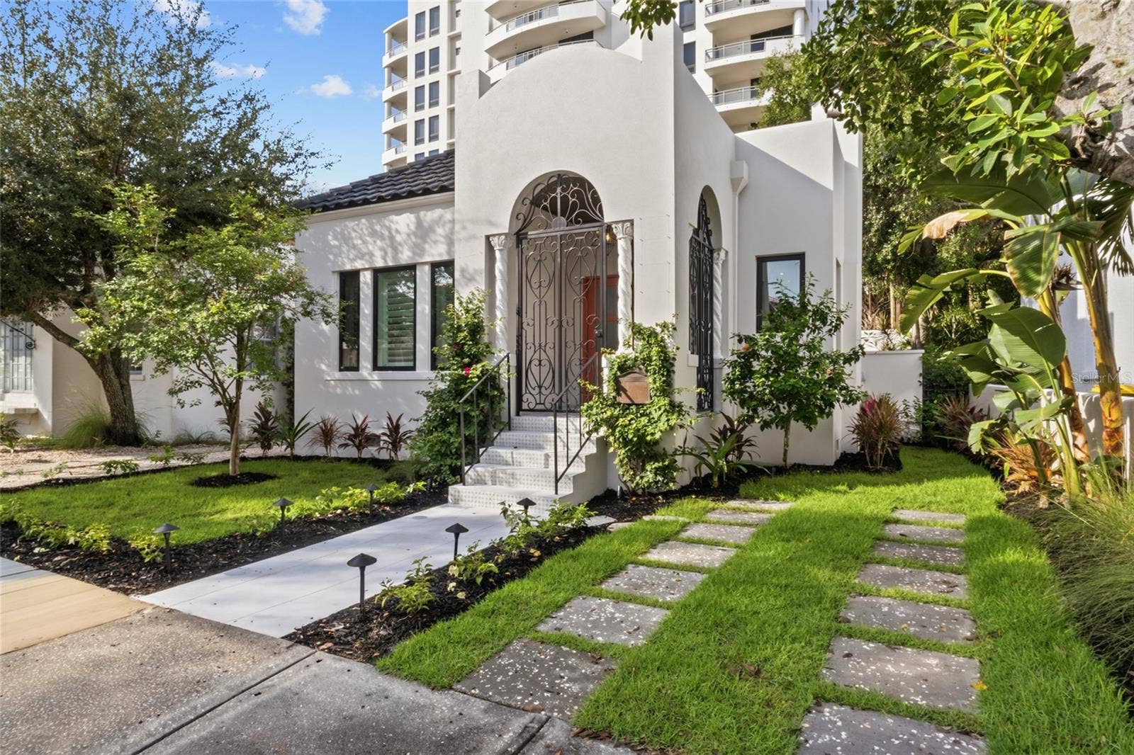 410 BURNS COURT, Sarasota, FL 34236 410 BURNS COURT, Sarasota, FL 34236