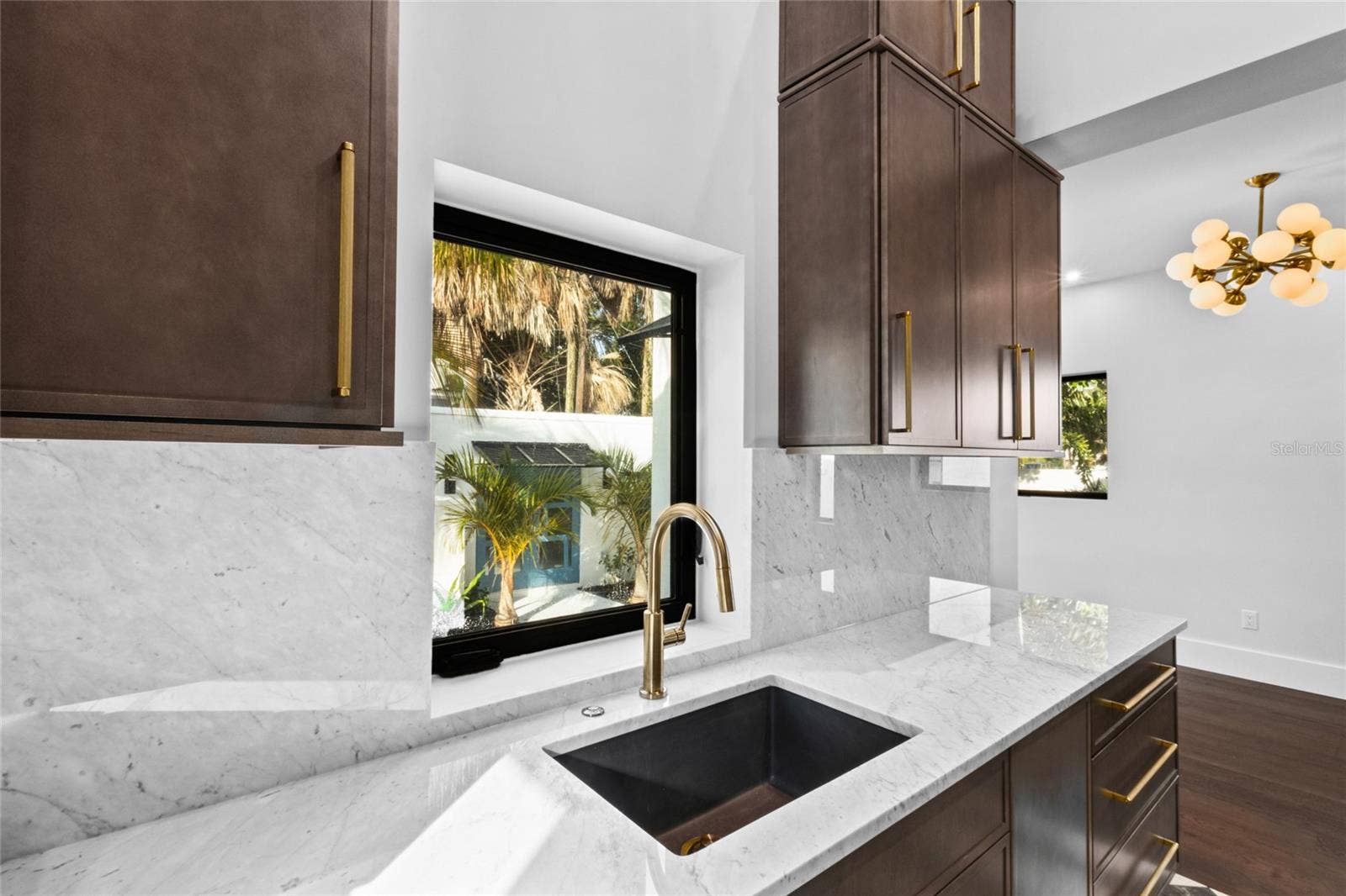 410 BURNS COURT, Sarasota, FL 34236 410 BURNS COURT, Sarasota, FL 34236