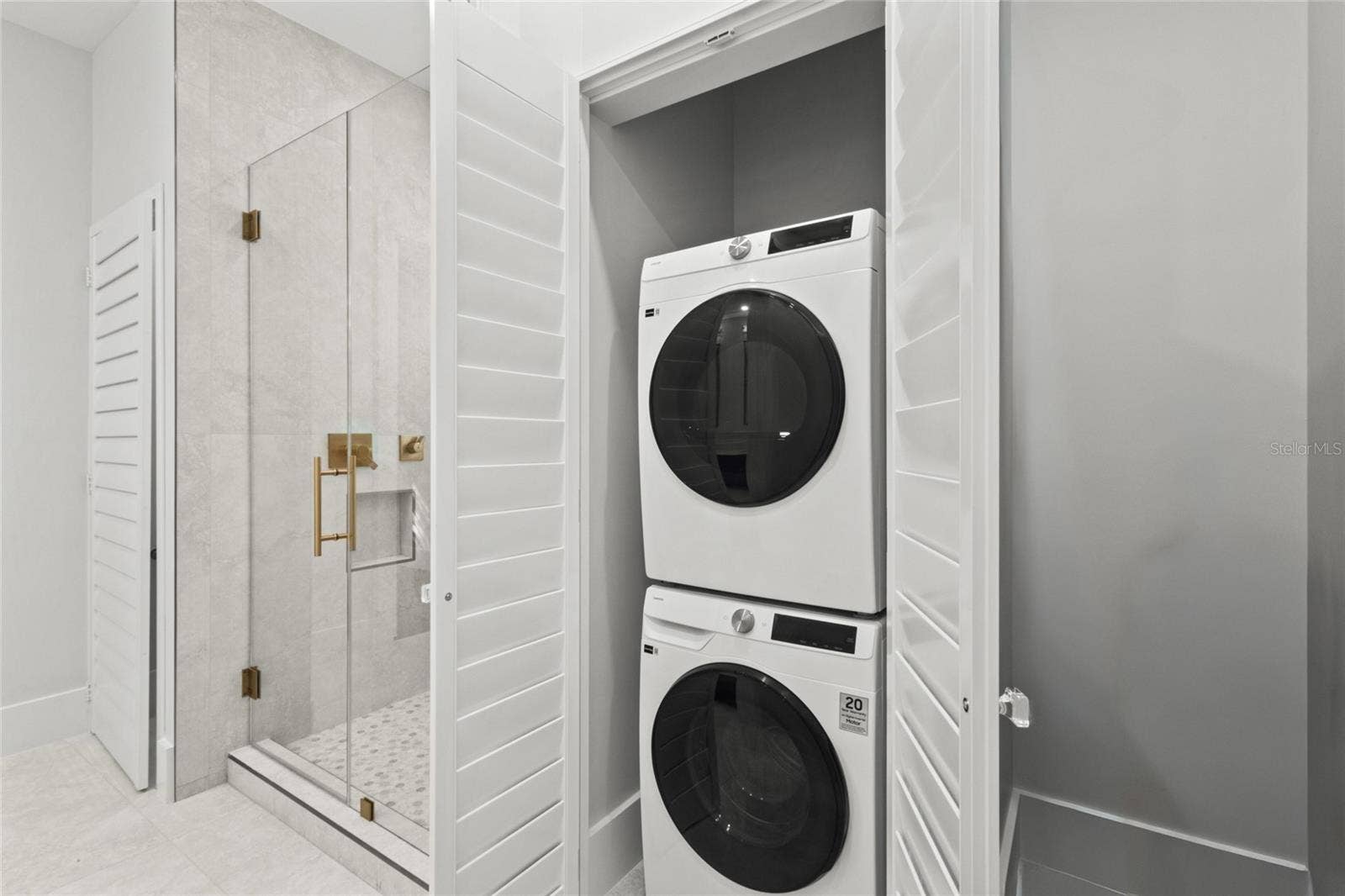 410 BURNS COURT, Sarasota, FL 34236 410 BURNS COURT, Sarasota, FL 34236