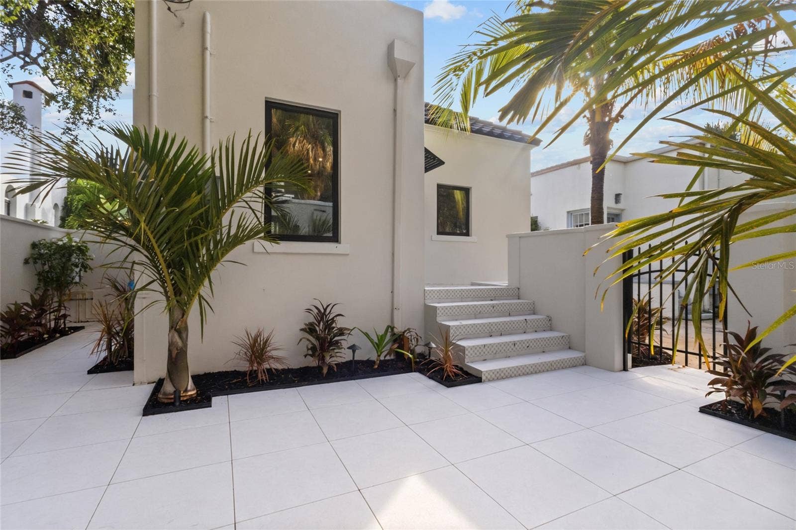 410 BURNS COURT, Sarasota, FL 34236 410 BURNS COURT, Sarasota, FL 34236