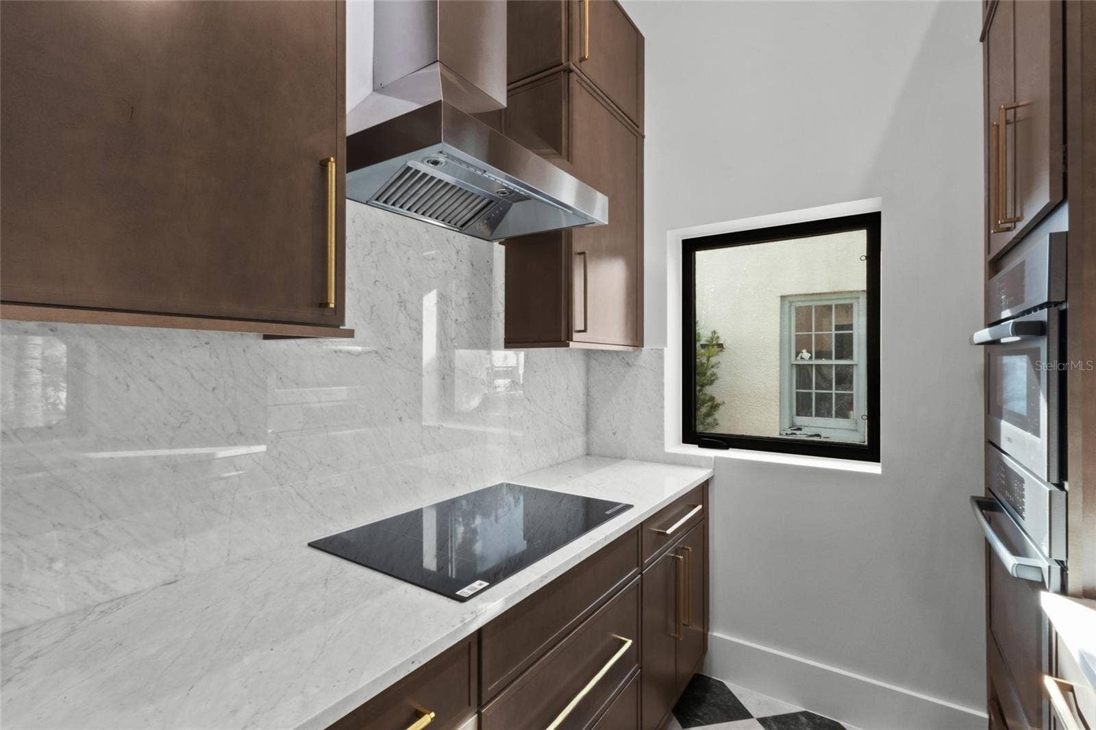 410 BURNS COURT, Sarasota, FL 34236 410 BURNS COURT, Sarasota, FL 34236