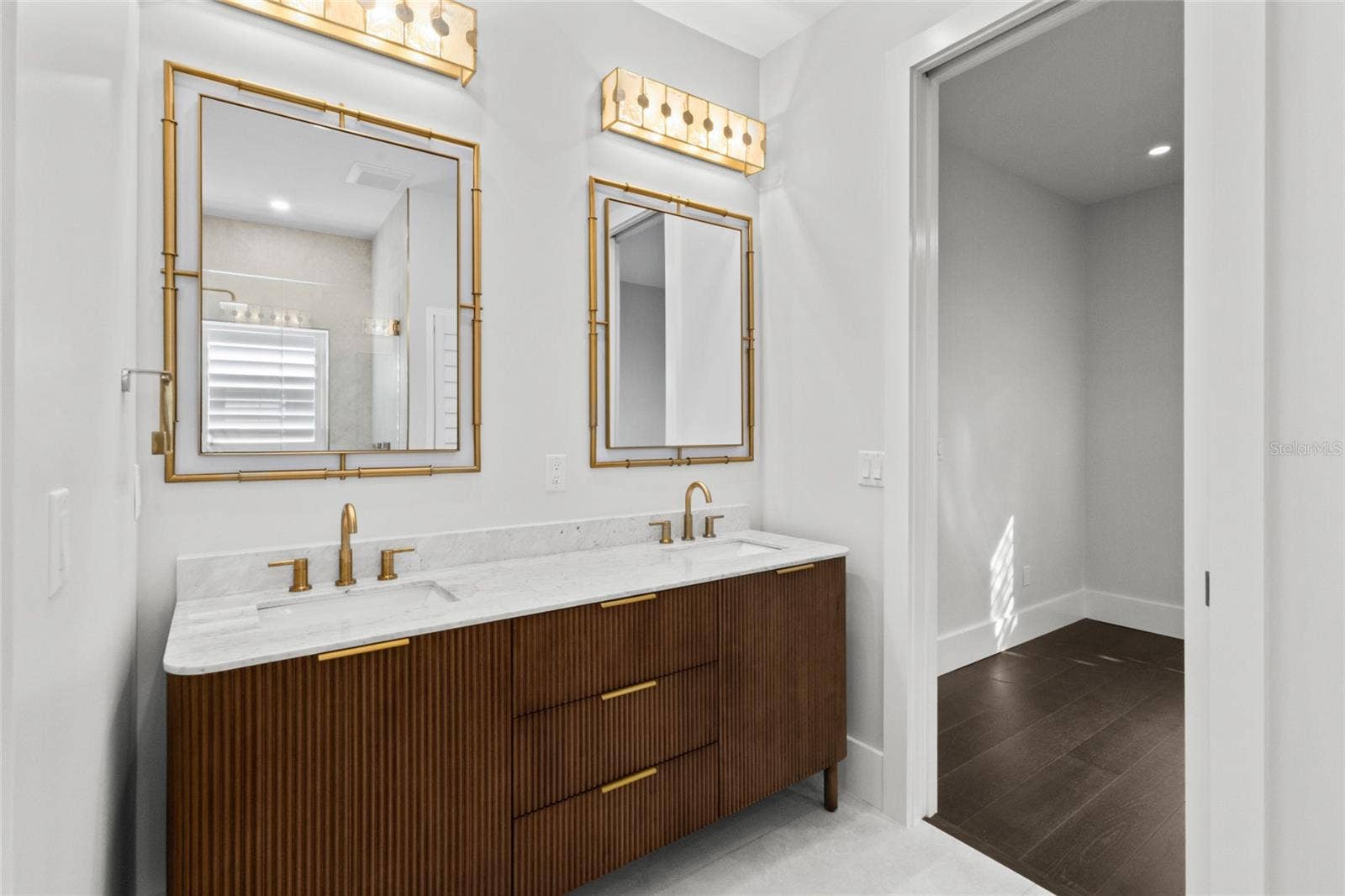 410 BURNS COURT, Sarasota, FL 34236 410 BURNS COURT, Sarasota, FL 34236