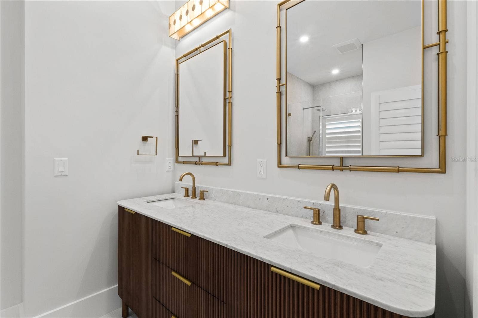 410 BURNS COURT, Sarasota, FL 34236 410 BURNS COURT, Sarasota, FL 34236