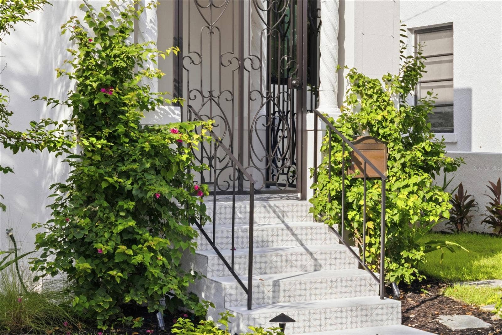 410 BURNS COURT, Sarasota, FL 34236 410 BURNS COURT, Sarasota, FL 34236