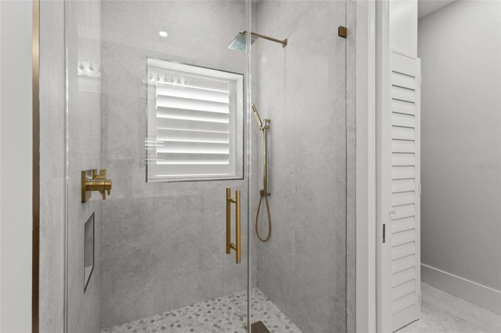 410 BURNS COURT, Sarasota, FL 34236 410 BURNS COURT, Sarasota, FL 34236