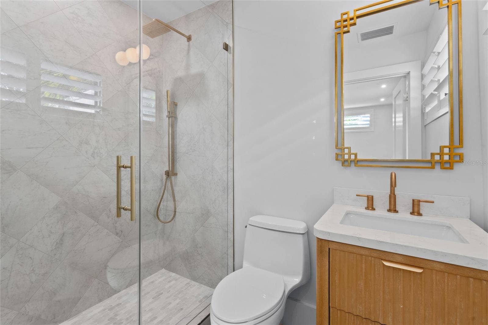 410 BURNS COURT, Sarasota, FL 34236 410 BURNS COURT, Sarasota, FL 34236