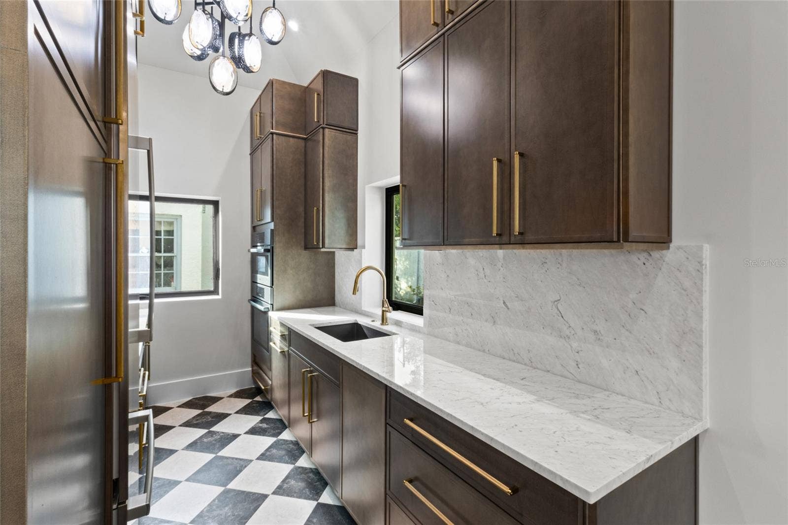 410 BURNS COURT, Sarasota, FL 34236 410 BURNS COURT, Sarasota, FL 34236