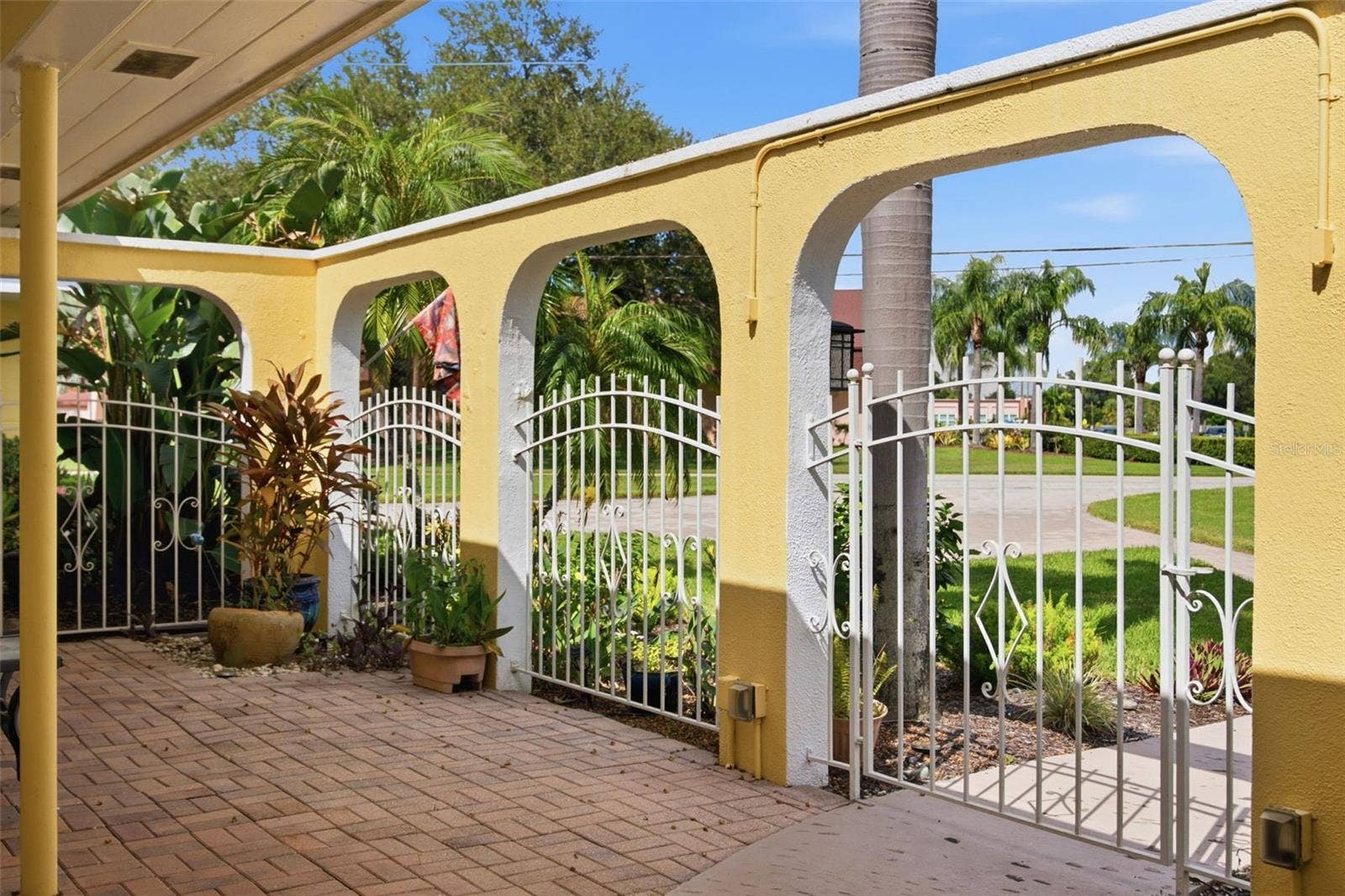 844 MAGELLAN DRIVE, Sarasota, FL 34243 844 MAGELLAN DRIVE, Sarasota, FL 34243