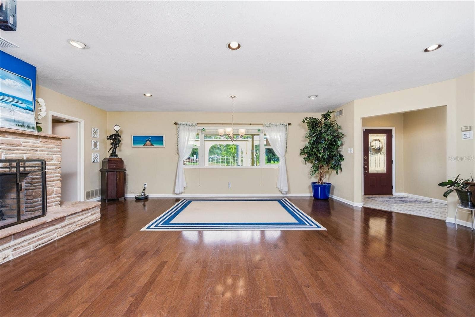 844 MAGELLAN DRIVE, Sarasota, FL 34243 844 MAGELLAN DRIVE, Sarasota, FL 34243