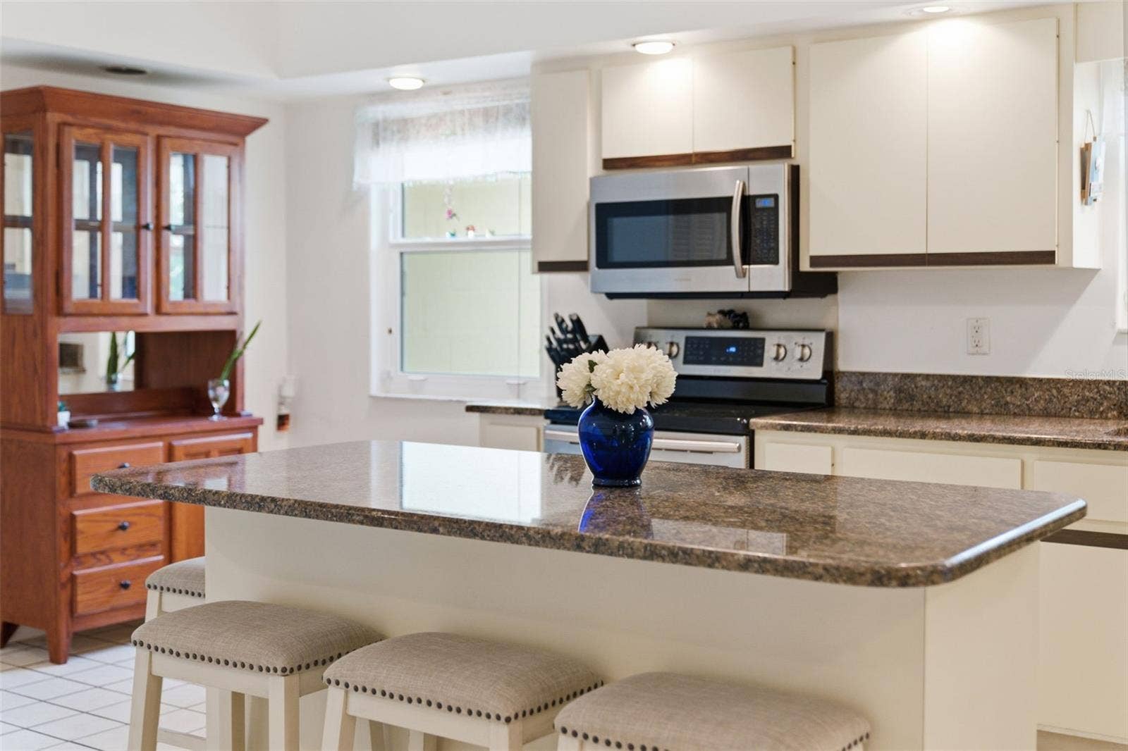 844 MAGELLAN DRIVE, Sarasota, FL 34243 844 MAGELLAN DRIVE, Sarasota, FL 34243