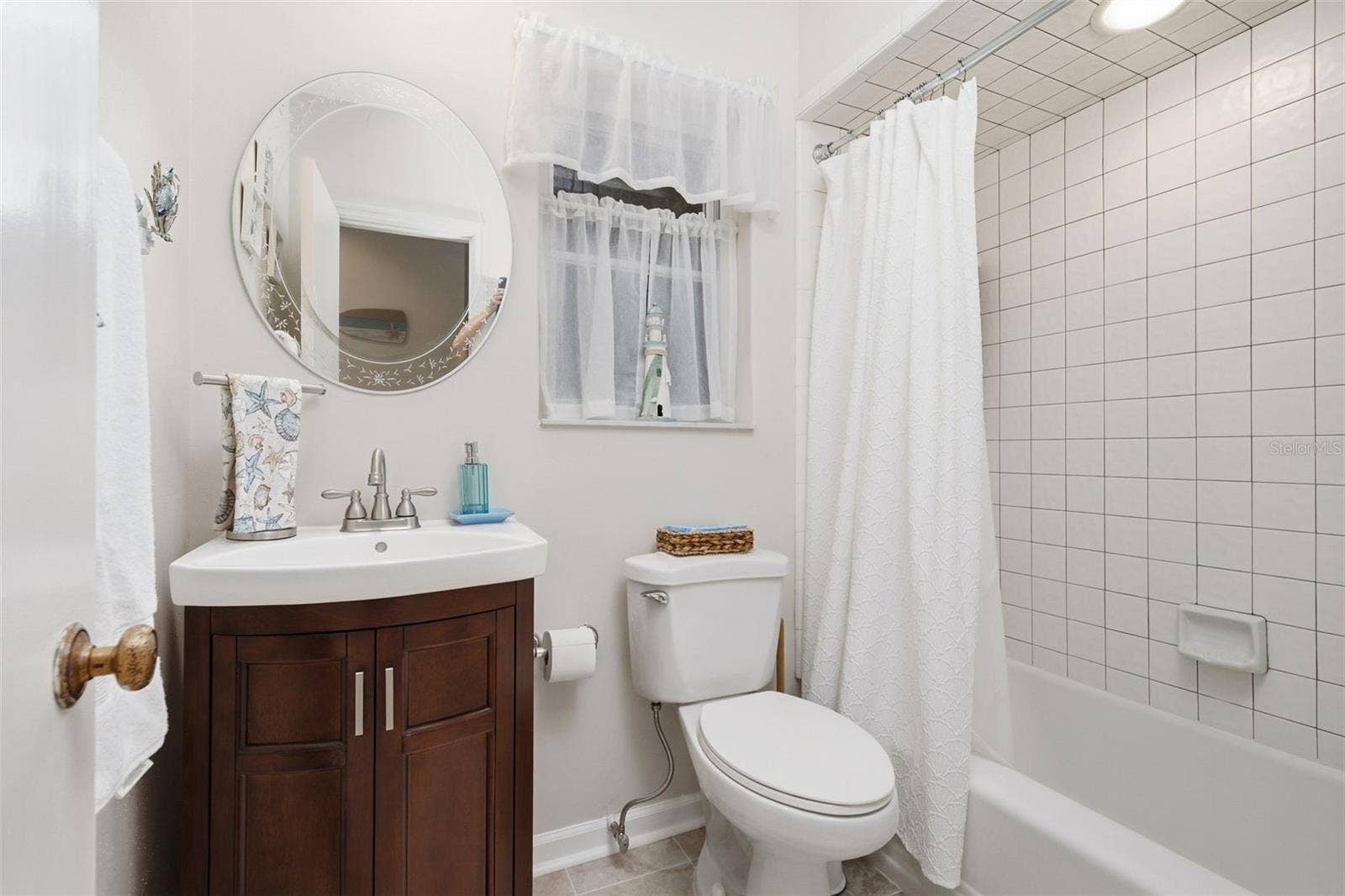 844 MAGELLAN DRIVE, Sarasota, FL 34243 844 MAGELLAN DRIVE, Sarasota, FL 34243