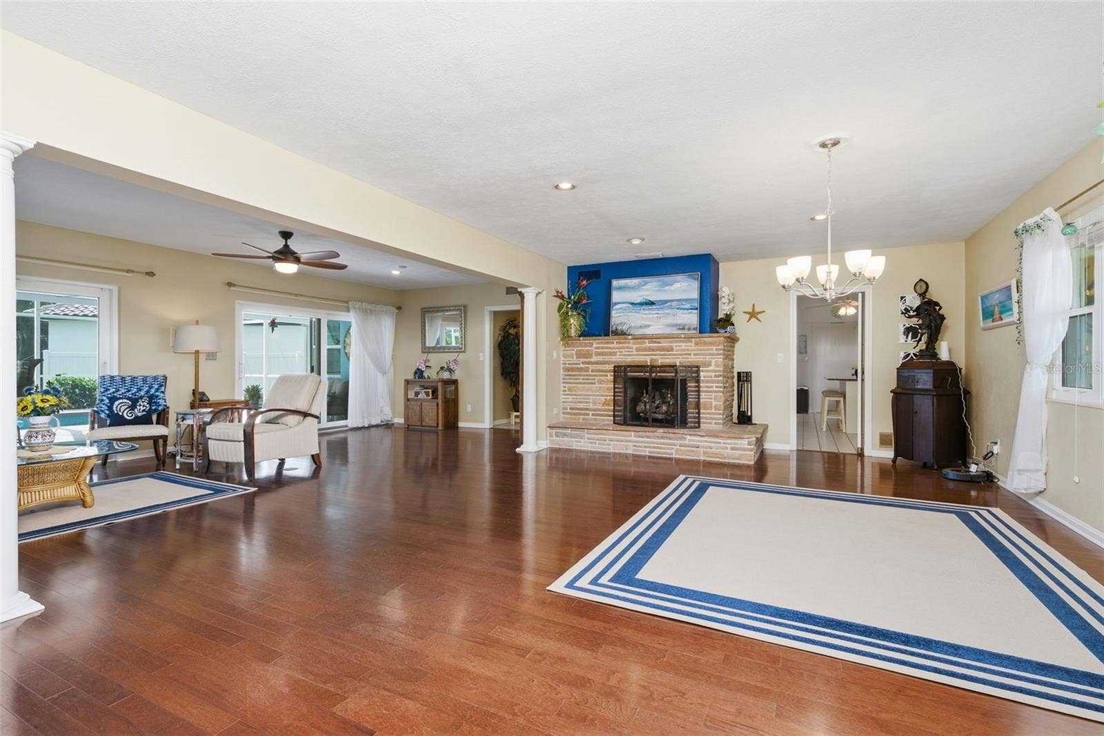 844 MAGELLAN DRIVE, Sarasota, FL 34243 844 MAGELLAN DRIVE, Sarasota, FL 34243