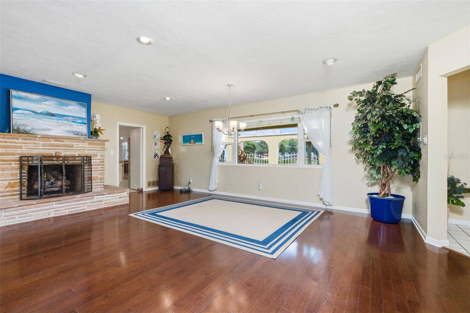 844 MAGELLAN DRIVE, Sarasota, FL 34243 844 MAGELLAN DRIVE, Sarasota, FL 34243