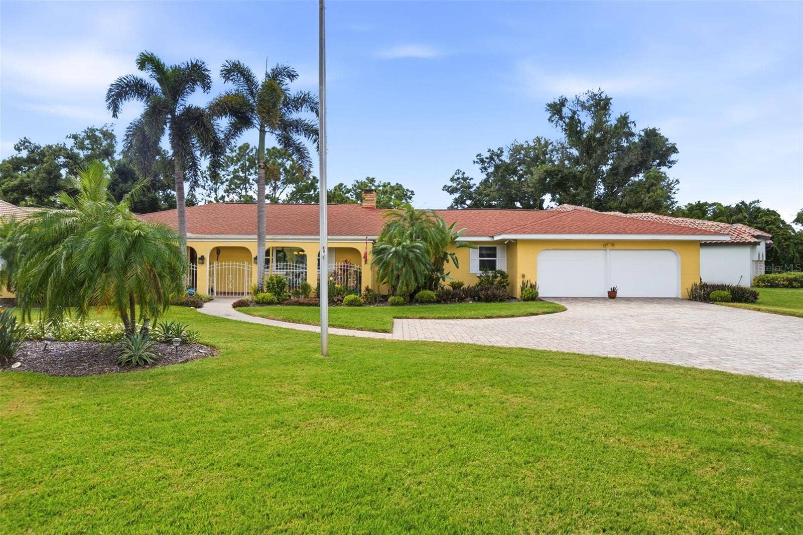 844 MAGELLAN DRIVE, Sarasota, FL 34243 844 MAGELLAN DRIVE, Sarasota, FL 34243
