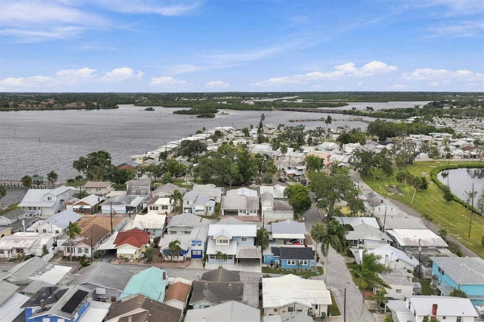 3 COLUMBIA STREET, Bradenton, FL 34208 3 COLUMBIA STREET, Bradenton, FL 34208