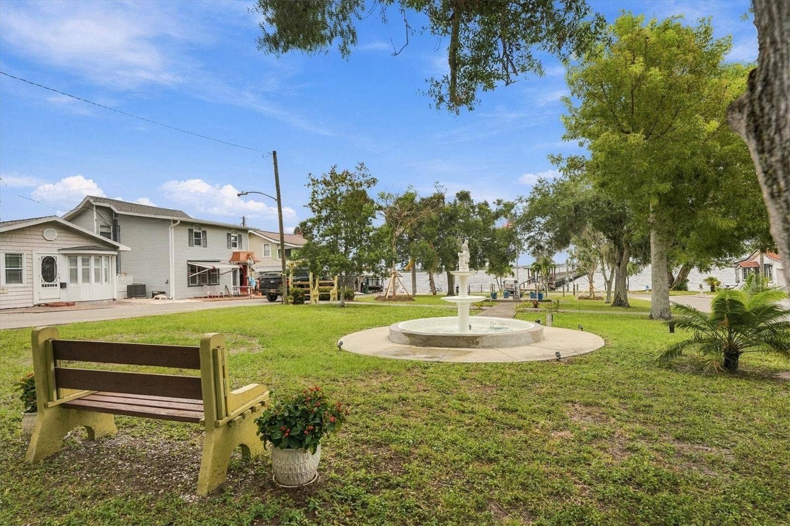 3 COLUMBIA STREET, Bradenton, FL 34208 3 COLUMBIA STREET, Bradenton, FL 34208