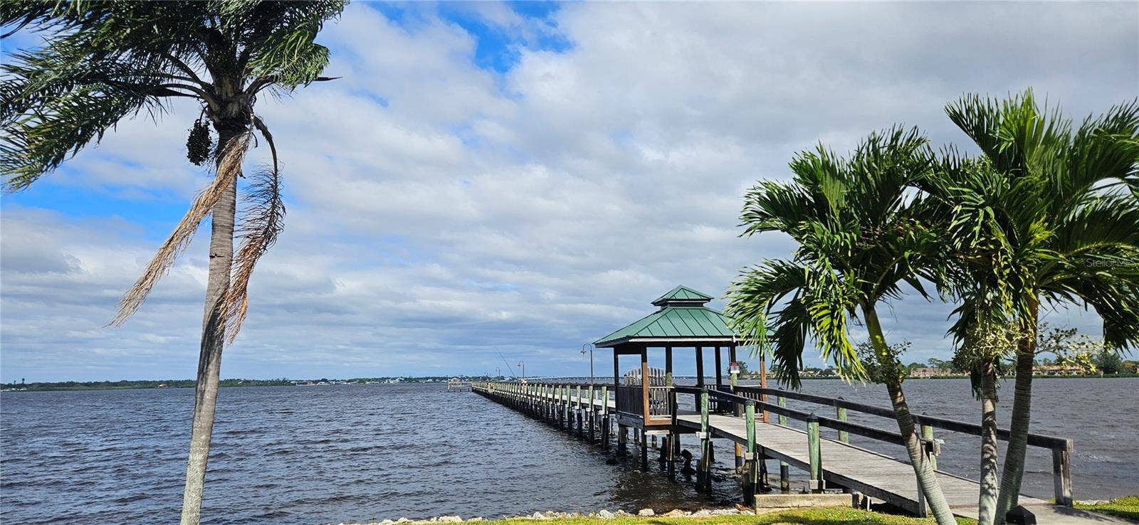 3 COLUMBIA STREET, Bradenton, FL 34208 3 COLUMBIA STREET, Bradenton, FL 34208