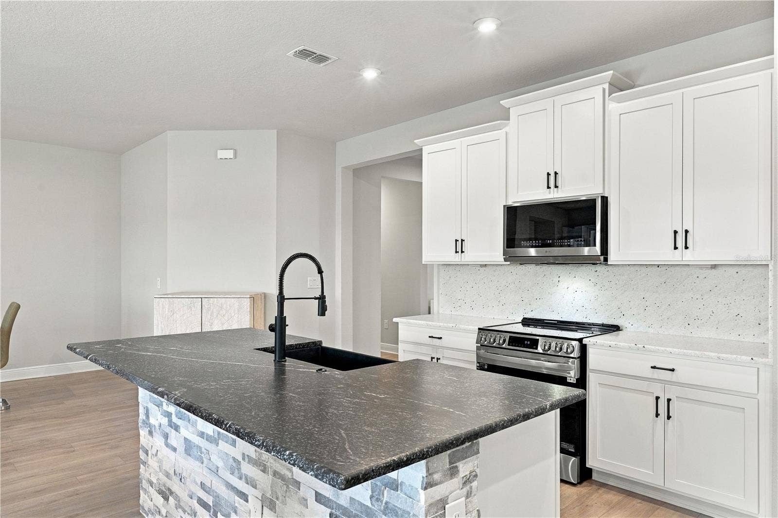 5308 123RD AVENUE E, Parrish, FL 34219 5308 123RD AVENUE E, Parrish, FL 34219