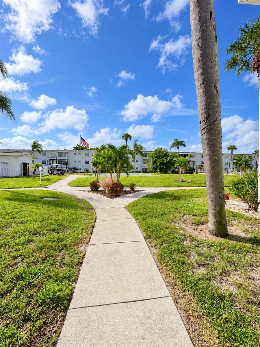 2013 SUNSET DRIVE, #E2, Bradenton, FL 34207 2013 SUNSET DRIVE, #E2, Bradenton, FL 34207