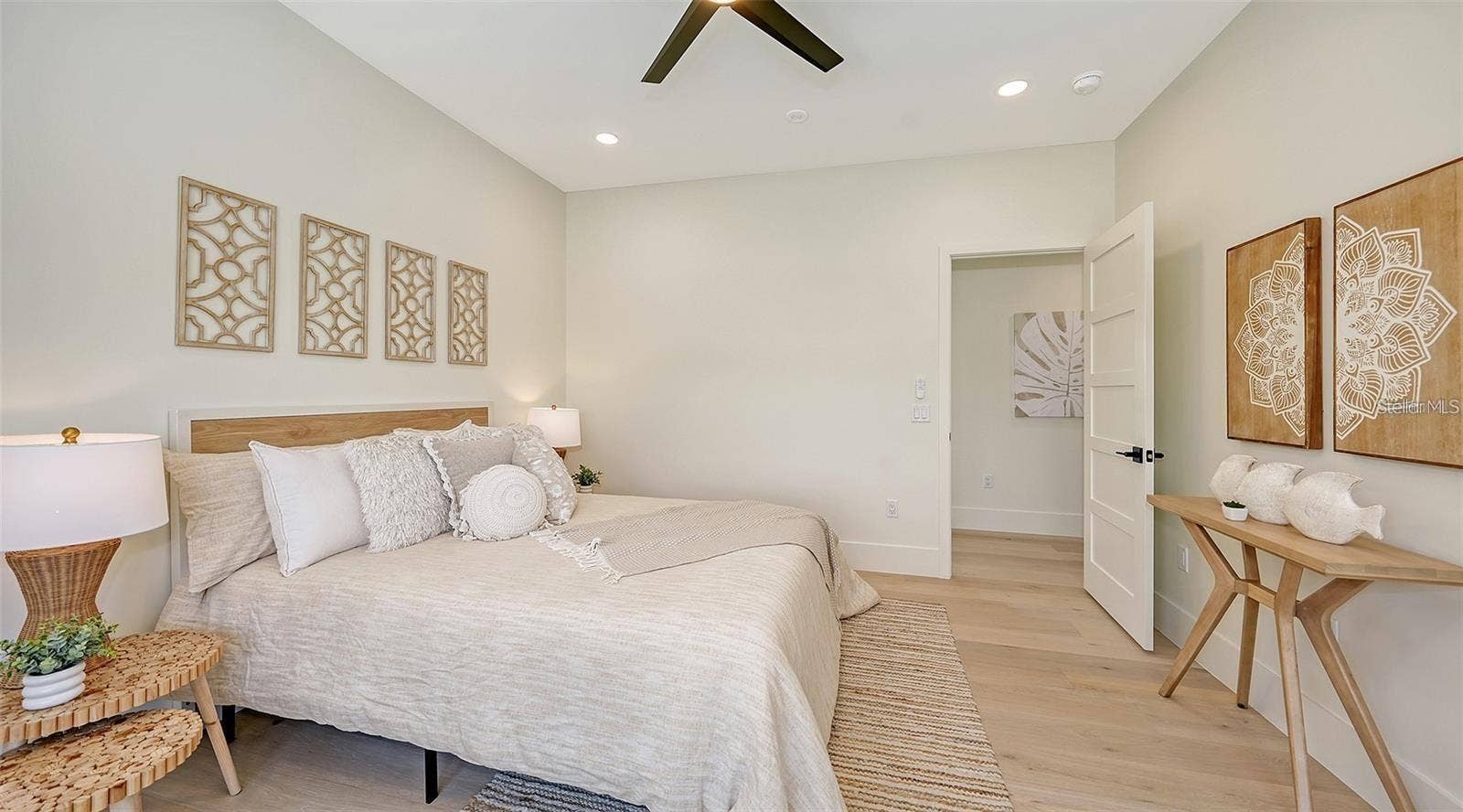 8800 MIDNIGHT PASS ROAD, Sarasota, FL 34242 Guest bedroom