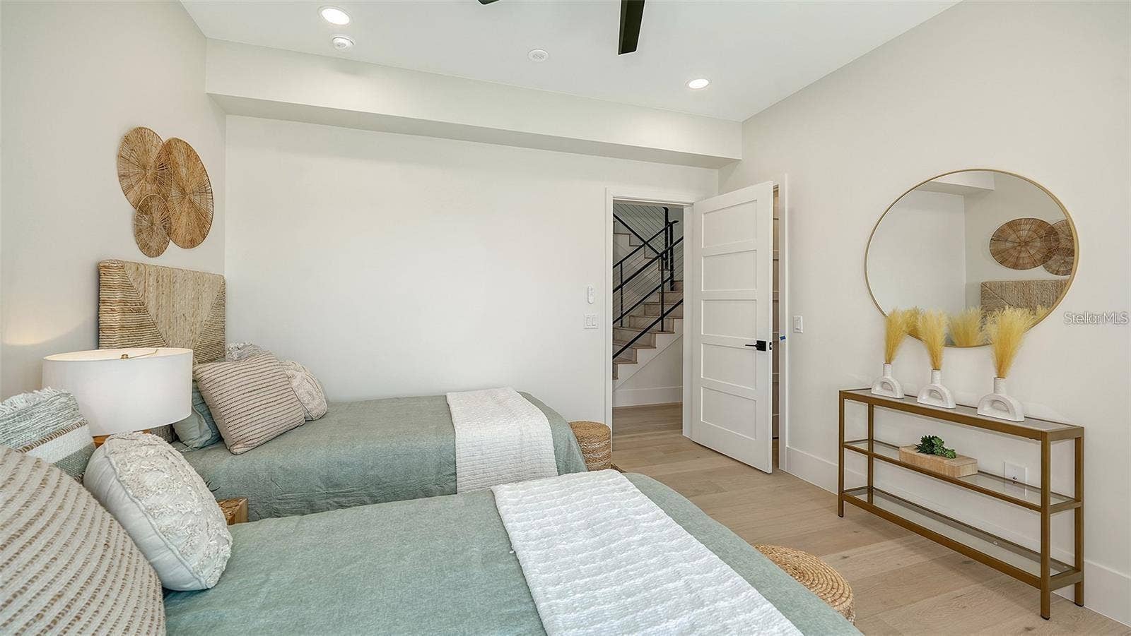 8800 MIDNIGHT PASS ROAD, Sarasota, FL 34242 Guest bedroom