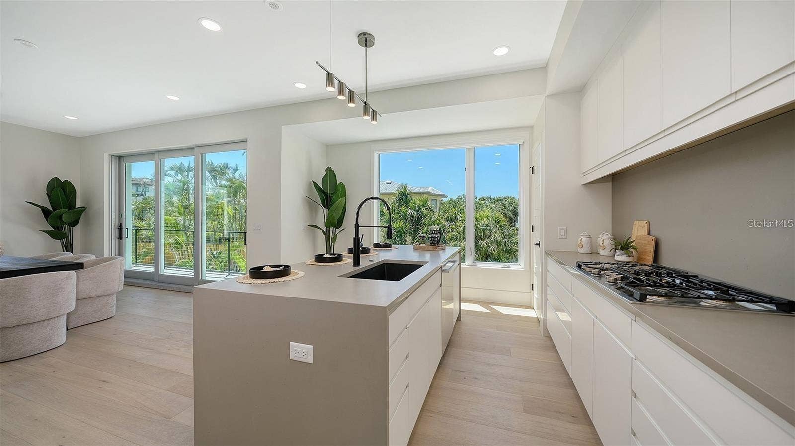8800 MIDNIGHT PASS ROAD, Sarasota, FL 34242 Kitchen