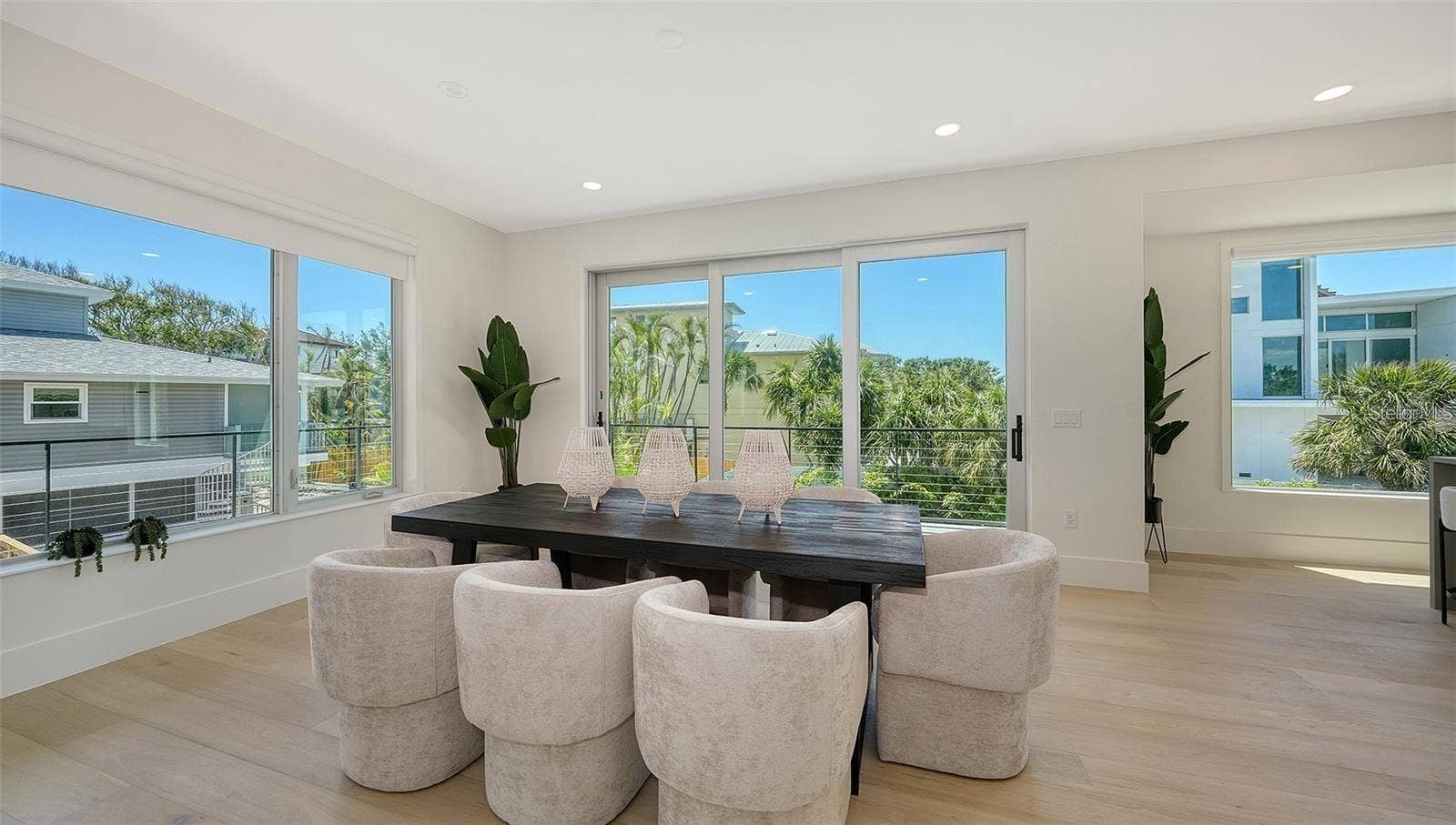 8800 MIDNIGHT PASS ROAD, Sarasota, FL 34242 Dining room