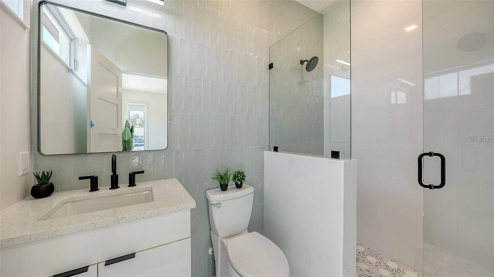 8800 MIDNIGHT PASS ROAD, Sarasota, FL 34242 Ensuite bathroom