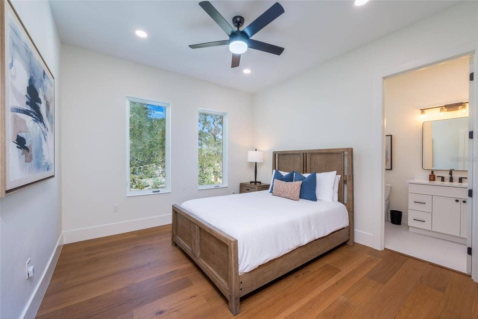 Guest bedroom