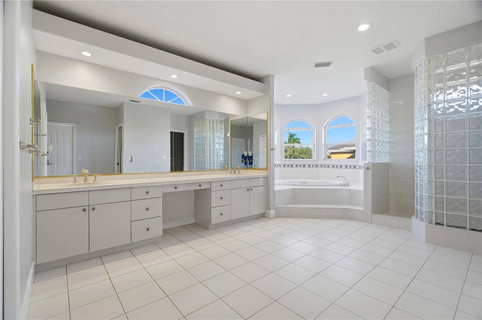 2041 HARBOUR WATCH CIRCLE, Tarpon Springs, FL 34689