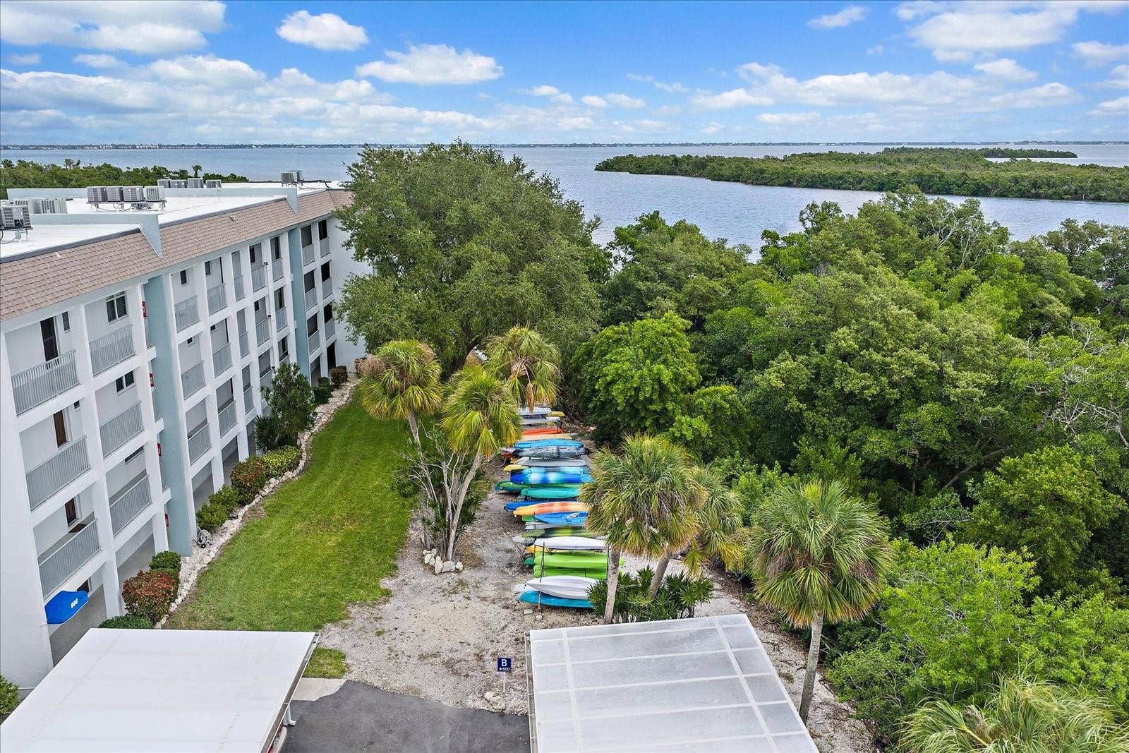 575 SUTTON PLACE, Longboat Key, FL 34228