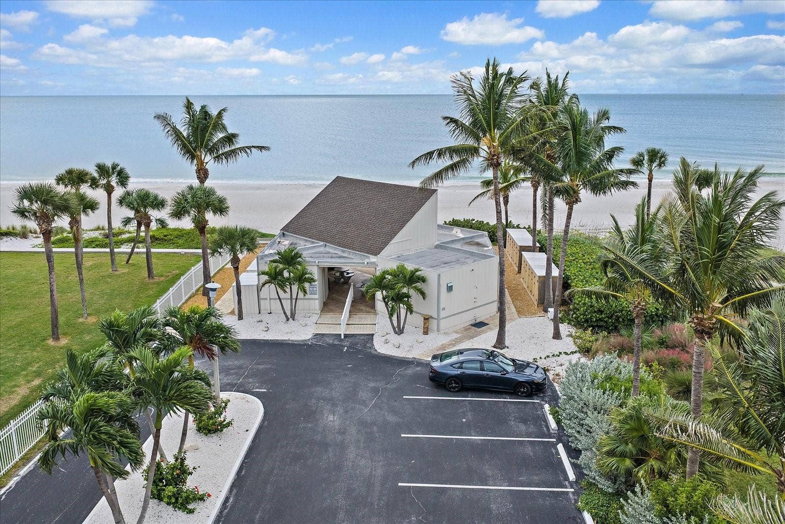 575 SUTTON PLACE, Longboat Key, FL 34228