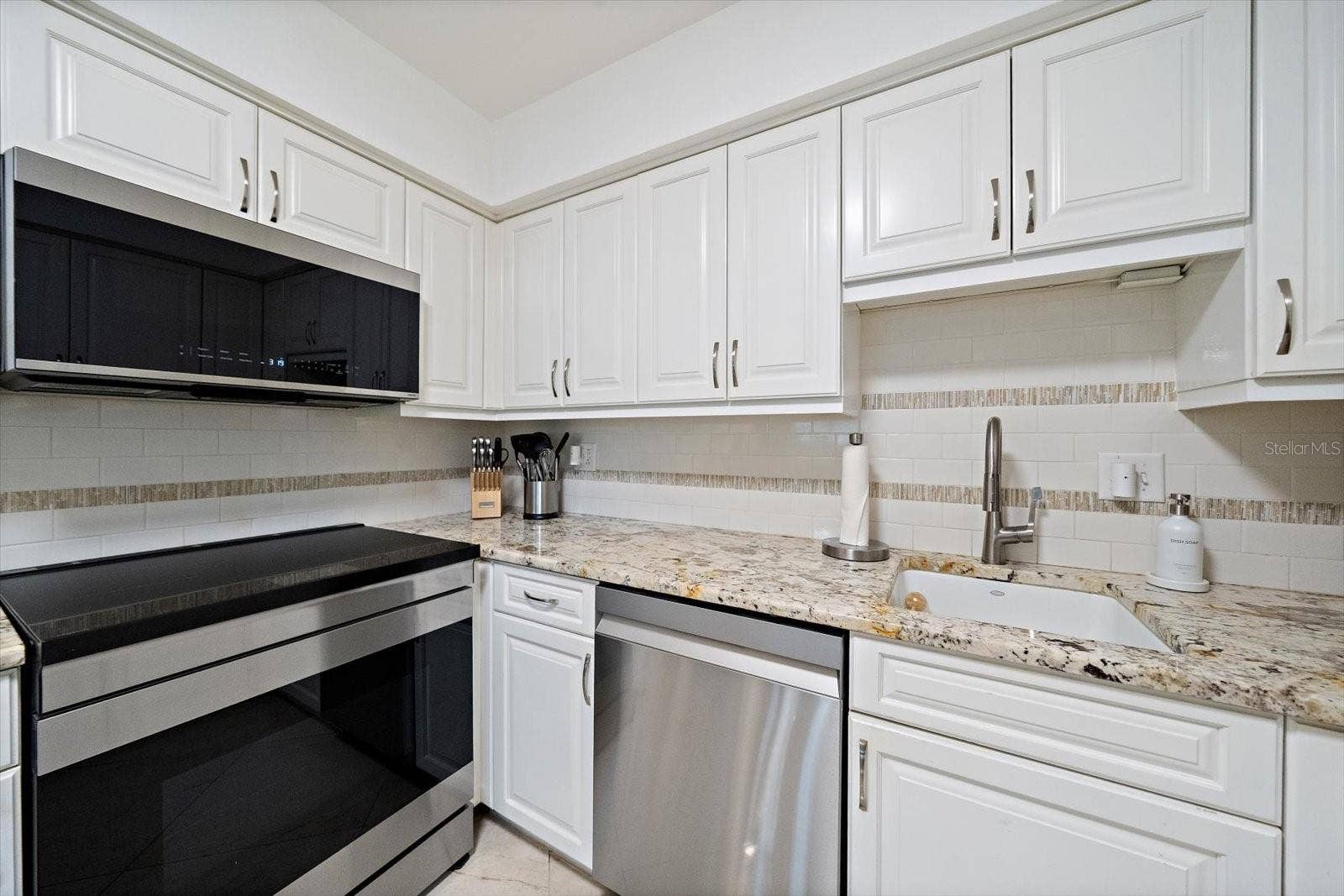 575 SUTTON PLACE, Longboat Key, FL 34228