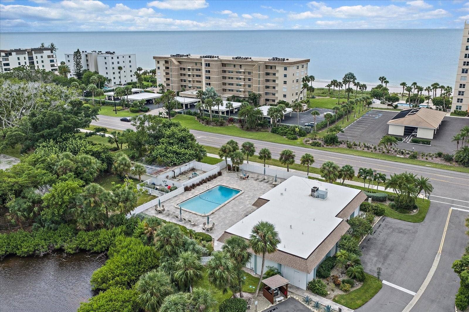 575 SUTTON PLACE, Longboat Key, FL 34228