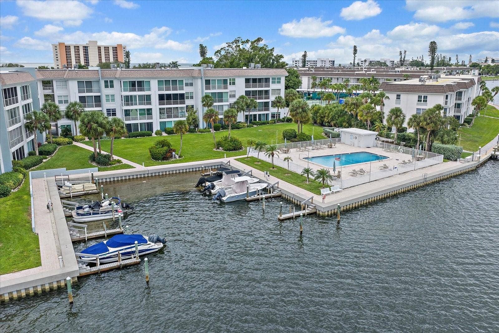 575 SUTTON PLACE, Longboat Key, FL 34228