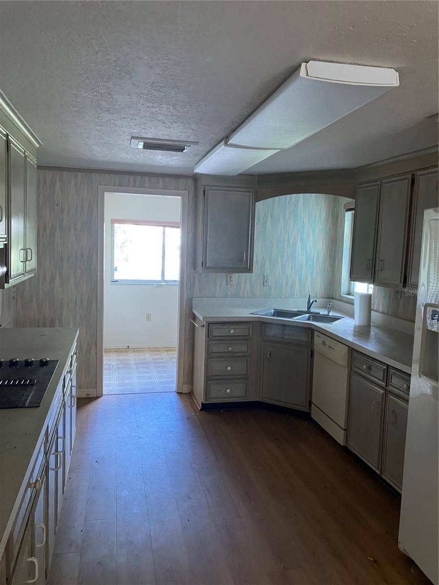 434 S SHORE DRIVE, Sarasota, FL 34234