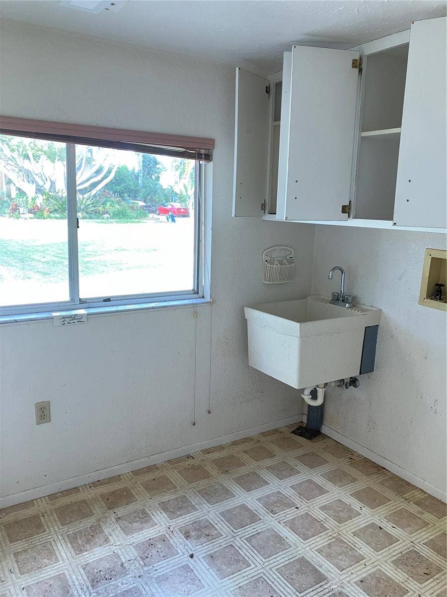 434 S SHORE DRIVE, Sarasota, FL 34234