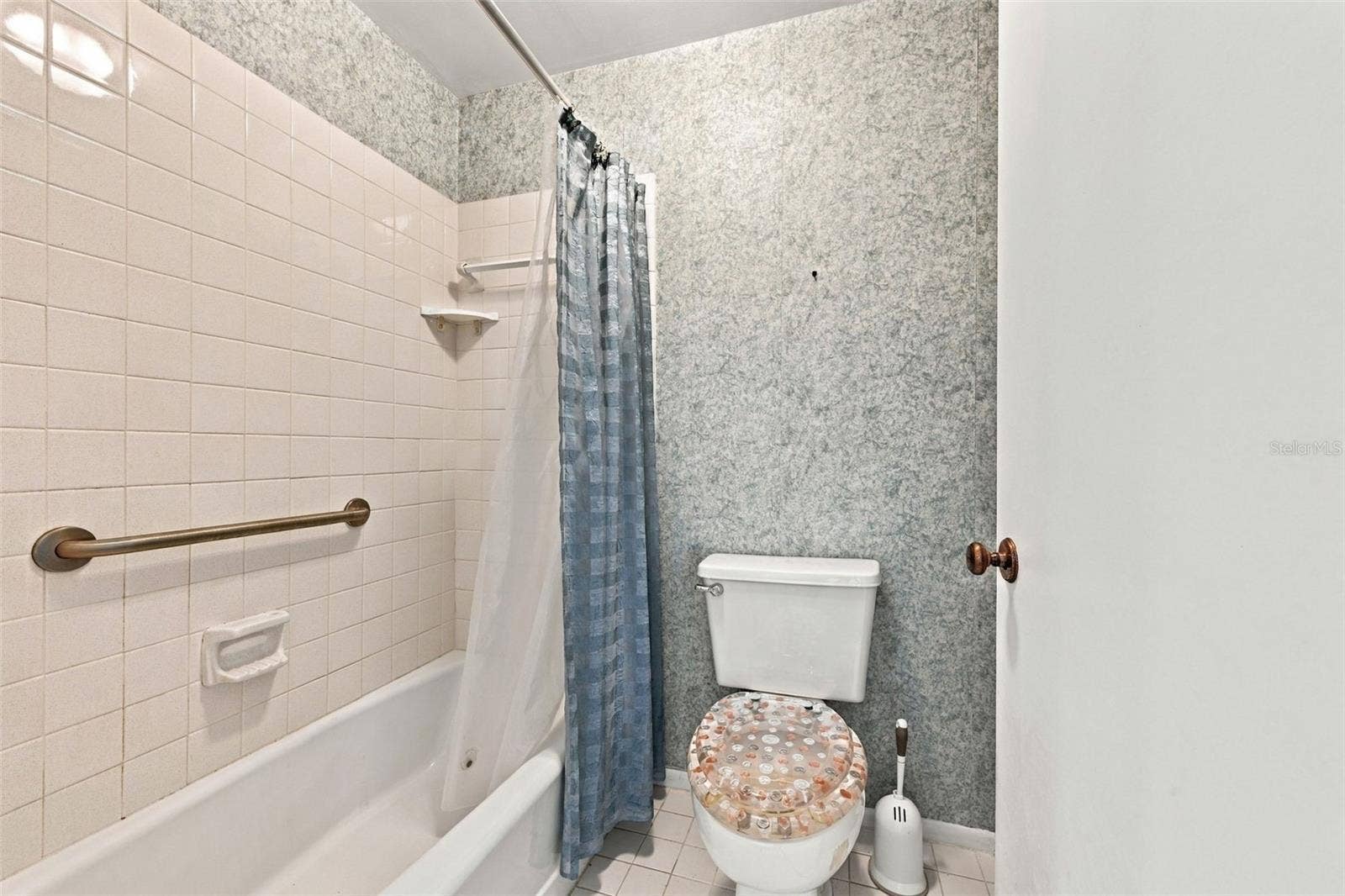 Tub and shower in master bedroom