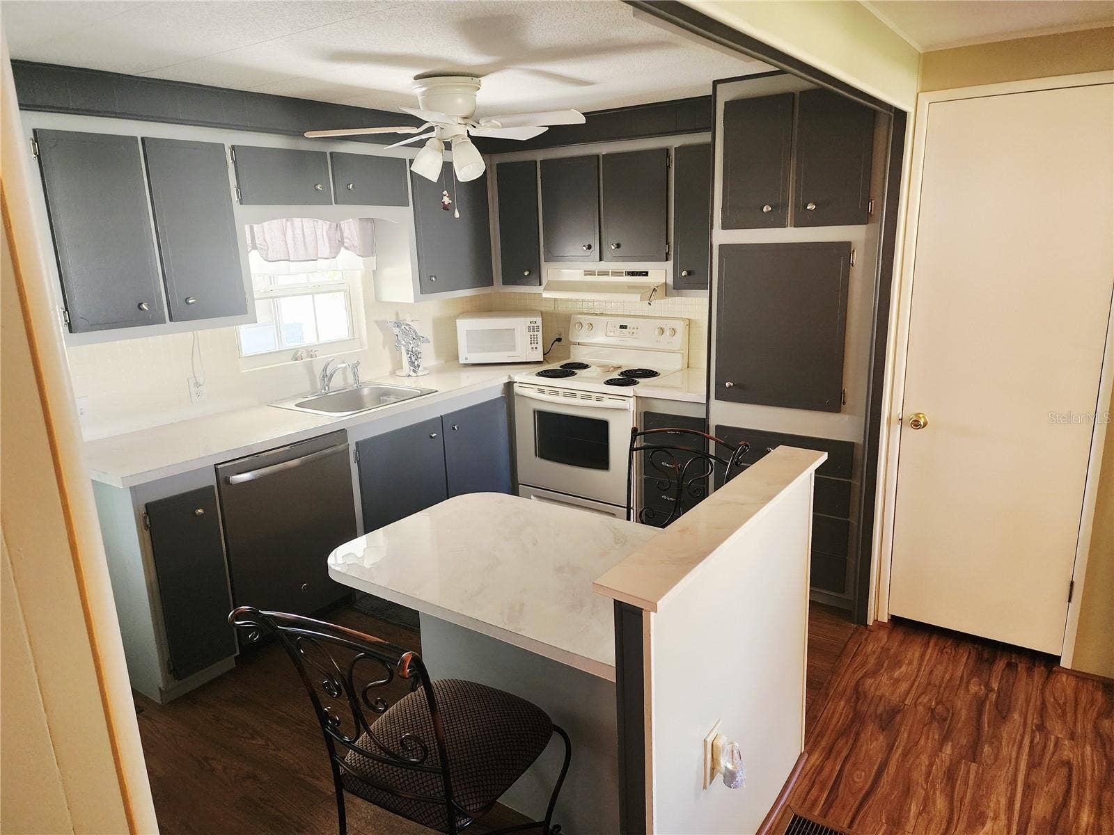 808 53RD AVENUE E, #7, Bradenton, FL 34203 808 53RD AVENUE E, #7, Bradenton, FL 34203