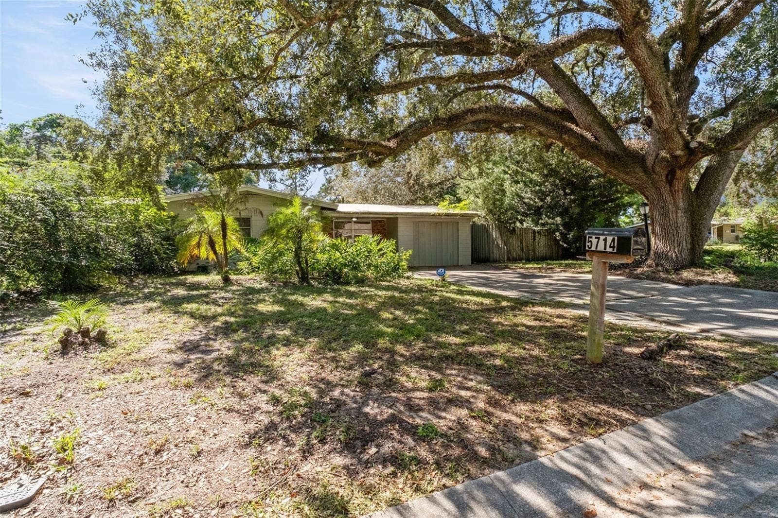 5714 FERNHILL DRIVE, Orlando, FL 32808