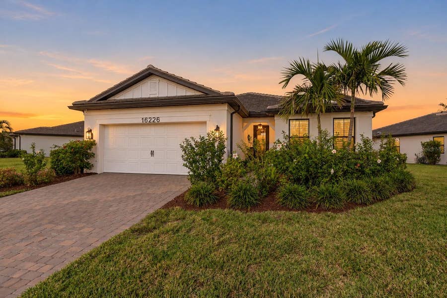 Property photo for 16226 HIDDEN OAK LOOP, Lakewood Ranch, FL