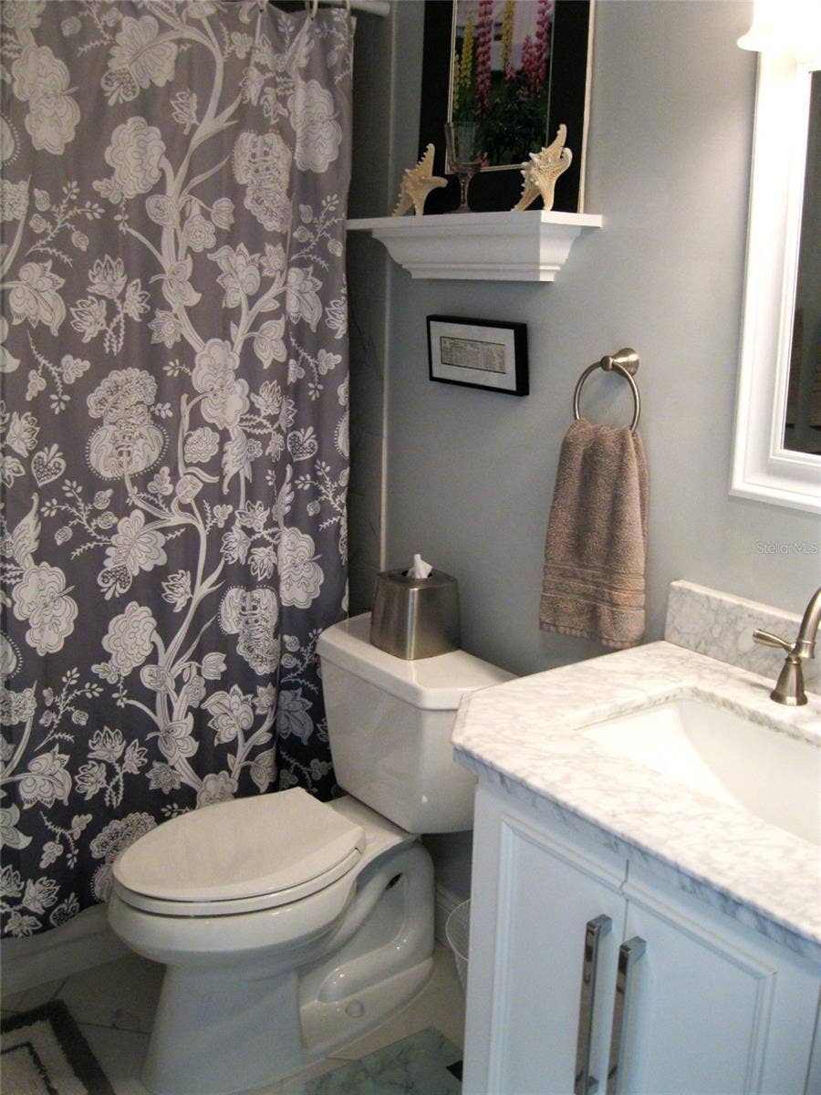 876 AUDUBON DRIVE, #876, Bradenton, FL 34209 Guest Bath