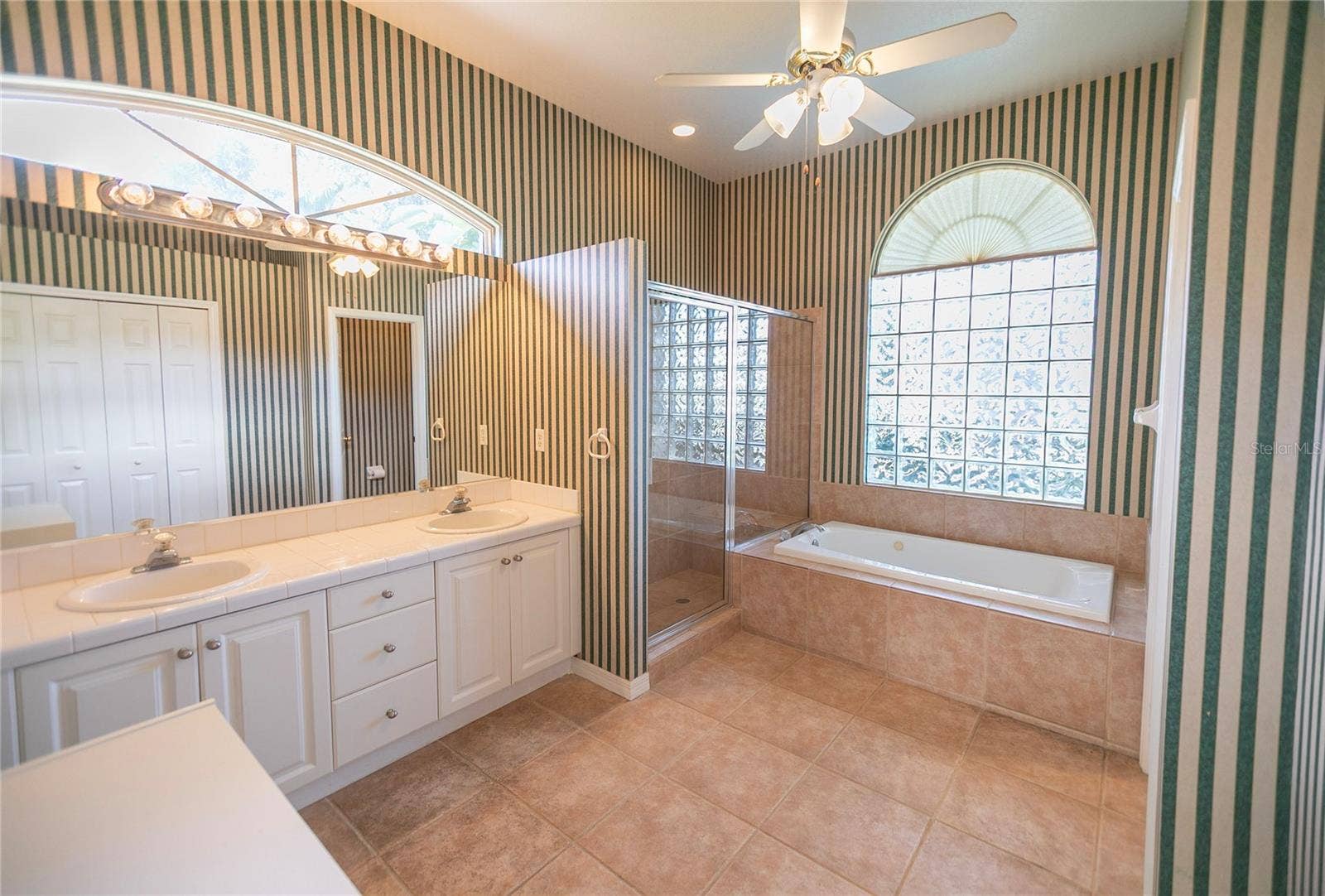 2009 84TH STREET CIRCLE NW, Bradenton, FL 34209 2009 84TH STREET CIRCLE NW, Bradenton, FL 34209