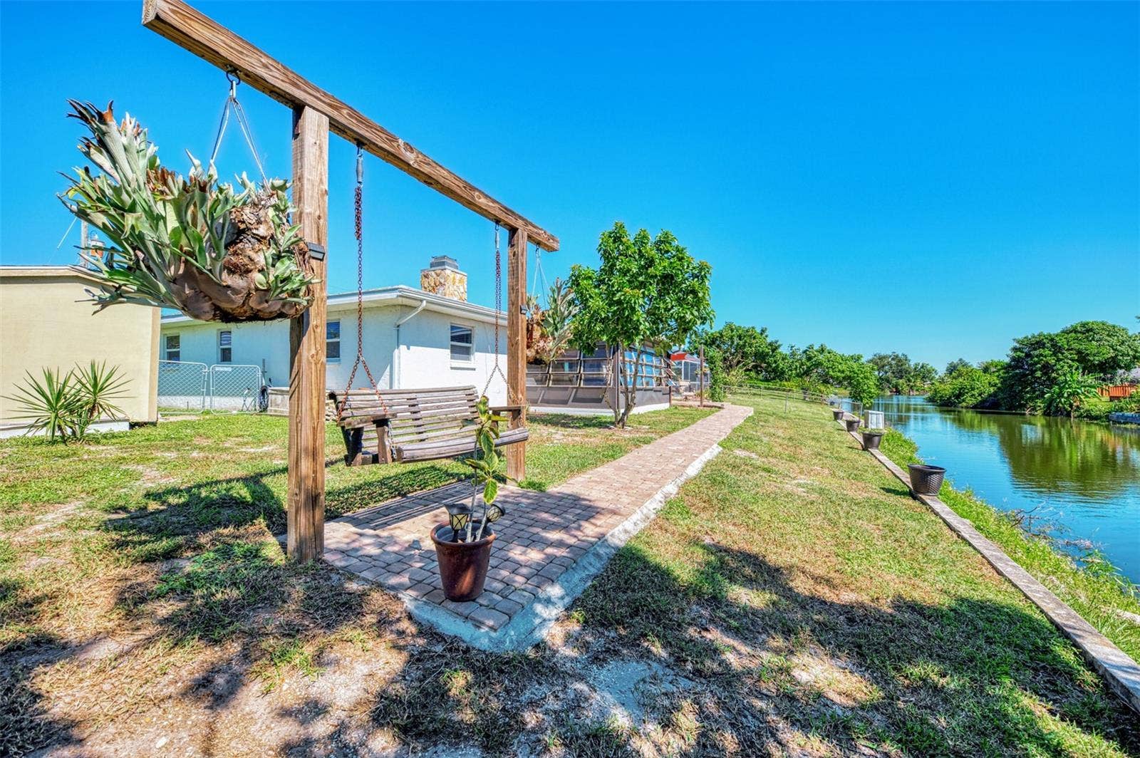 432 EDGEWOOD ROAD, Venice, FL 34293