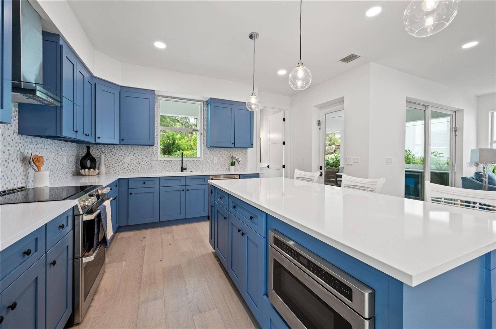 1647 SIESTA DRIVE, Sarasota, FL 34239